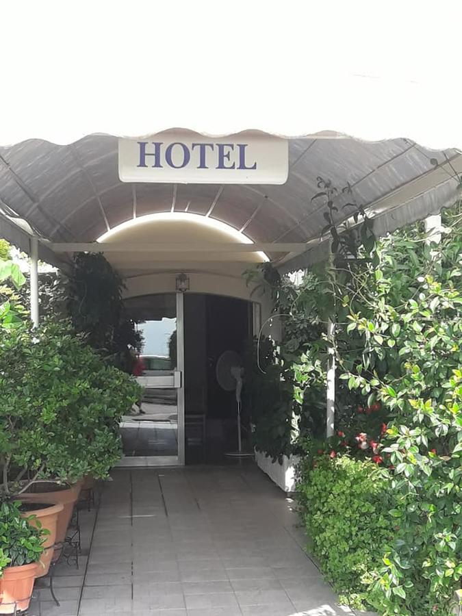 Hotel Florakis Livanátai Exteriör bild
