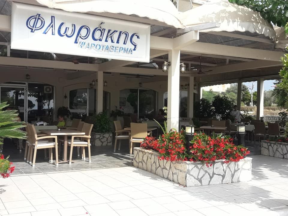 Hotel Florakis Livanátai Exteriör bild